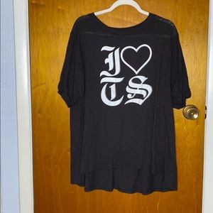 Taylor Swift “I Love TS” Shirt